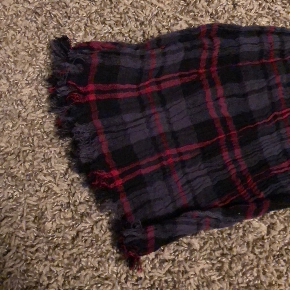 Scarf - Picture 2 of 3